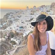 Mon langue maternelle est l’espagnol, je suis professeure de la petite enfance (diplômée en Argentine). Mon vocation c’est l’enseignement